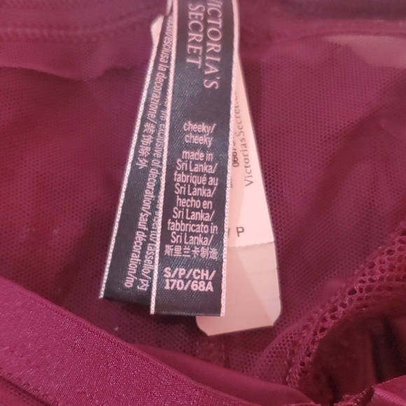 40% OFF 4+ BUNDLES CLOSET CLOSING! - Picture 4 of 4